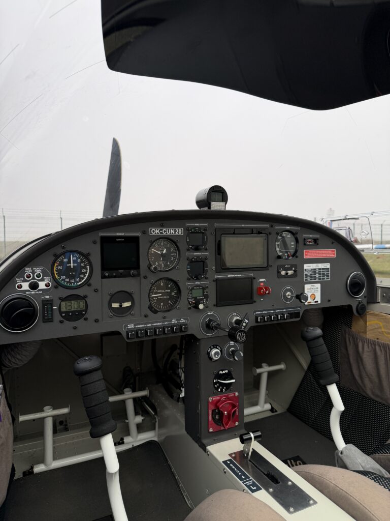 kokpit-alto-ng-glass-cockpit-avionika